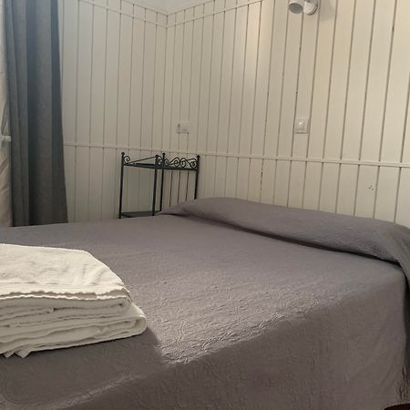 Hostal Alcobia Севилья Экстерьер фото