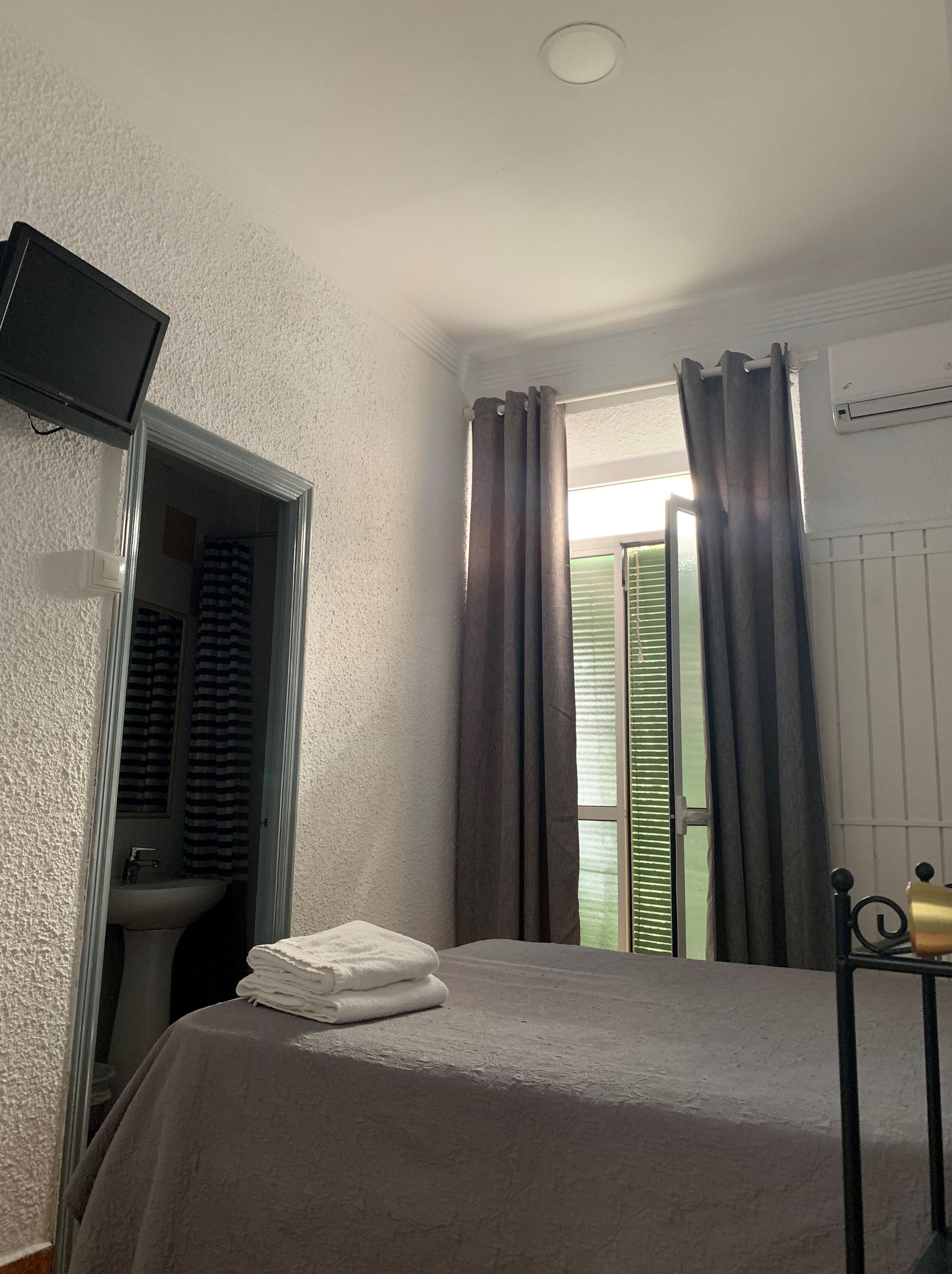 Hostal Alcobia Севилья Экстерьер фото