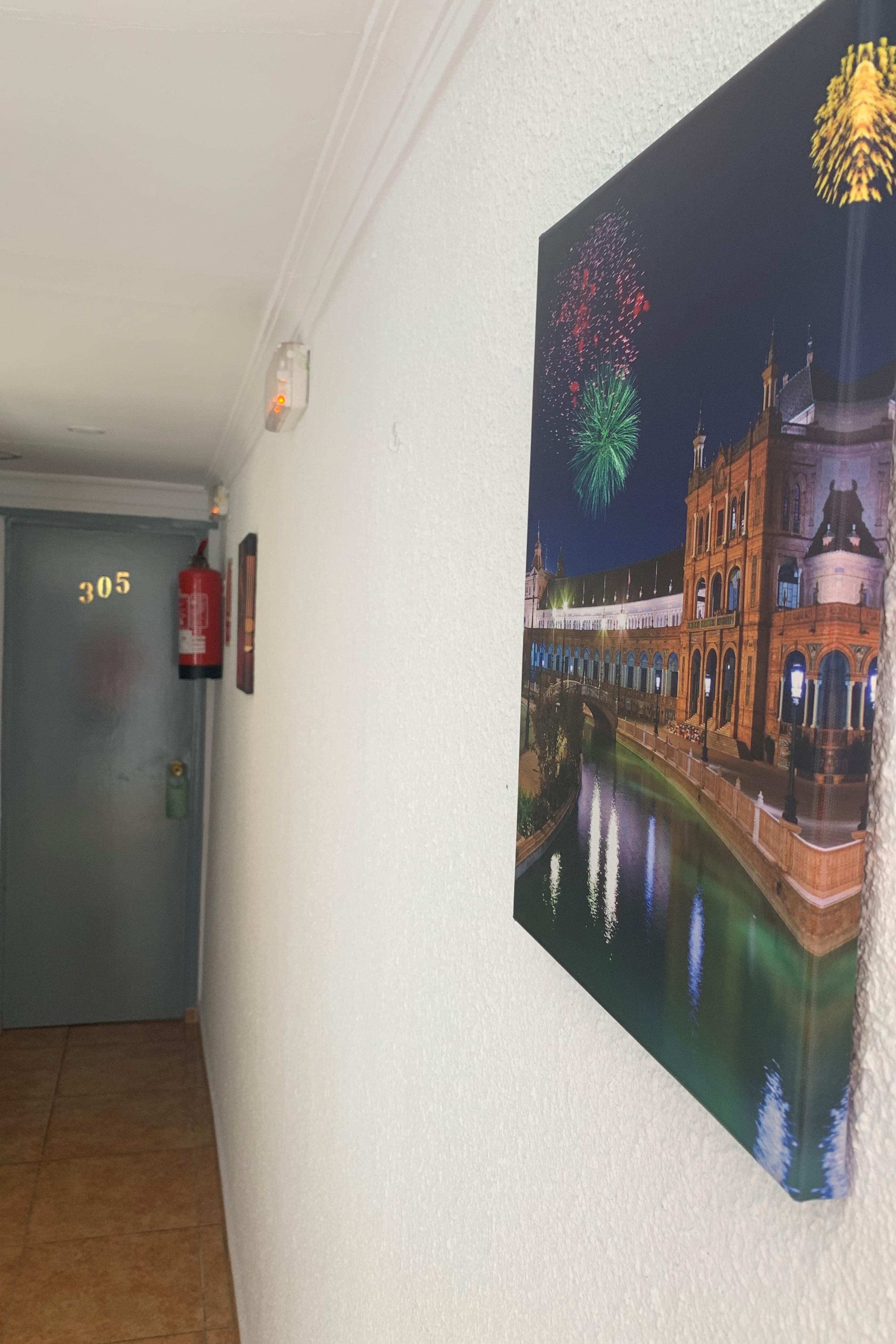 Hostal Alcobia Севилья Экстерьер фото
